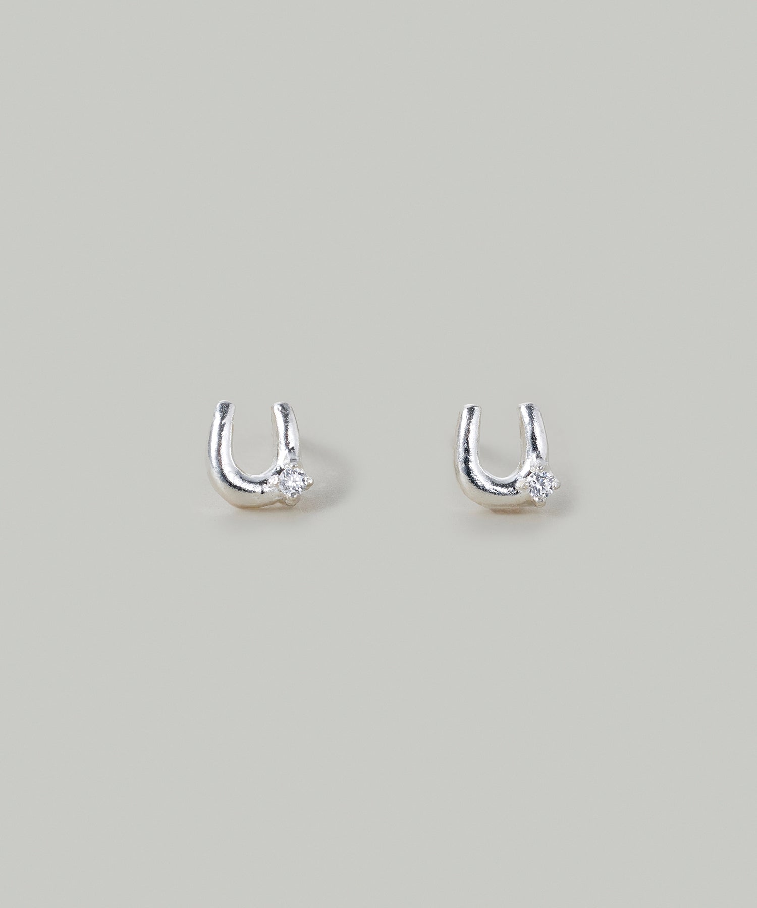 CZホースシューピアス