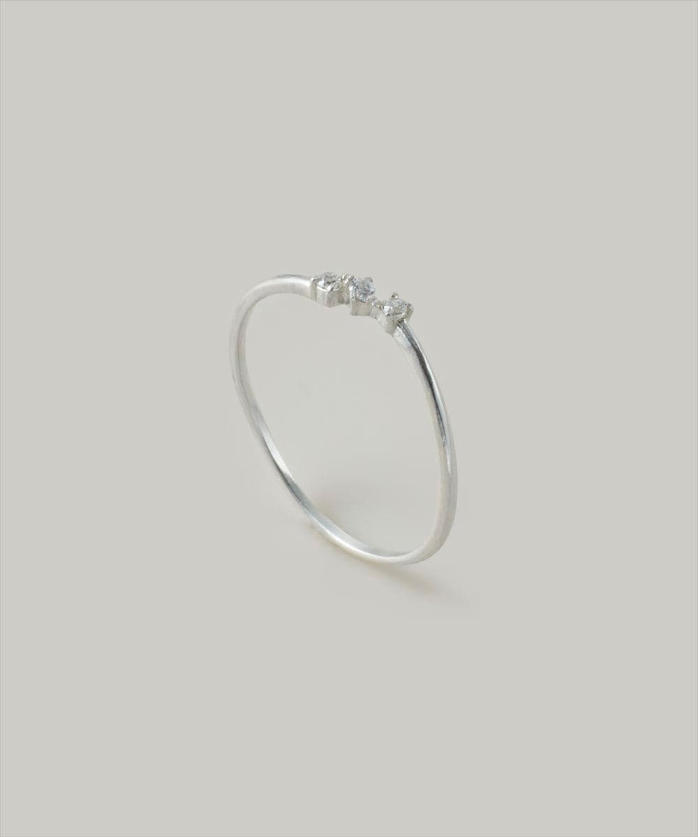 ＷｈｉｔｅＣＺ３粒リング