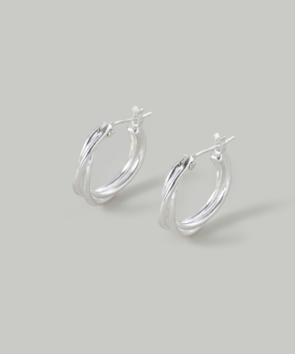 ソフトツイストフープピアス