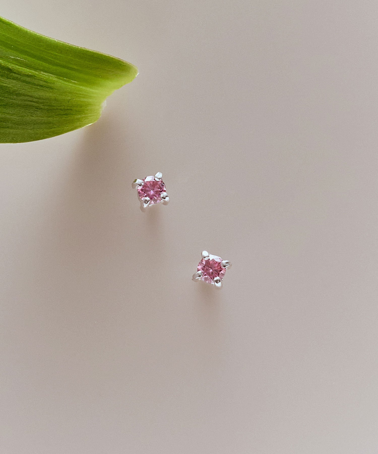 モアサナイトピアス