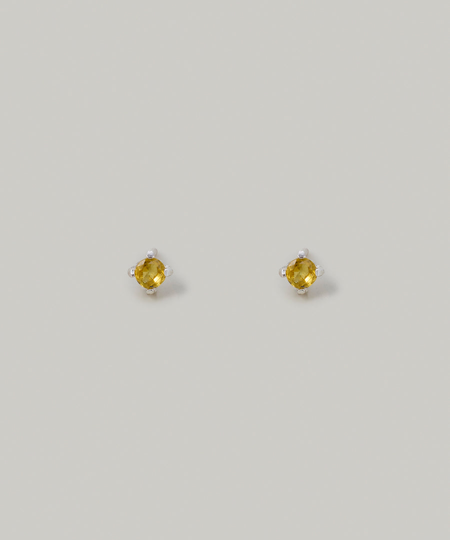 イエローサファイヤピアス