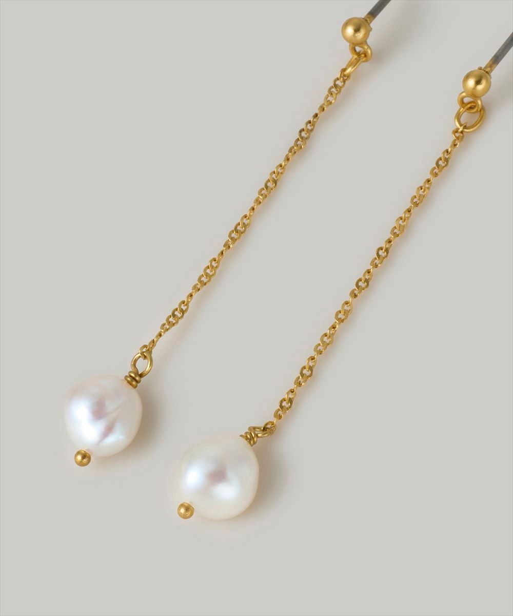 ロング淡水パールピアス