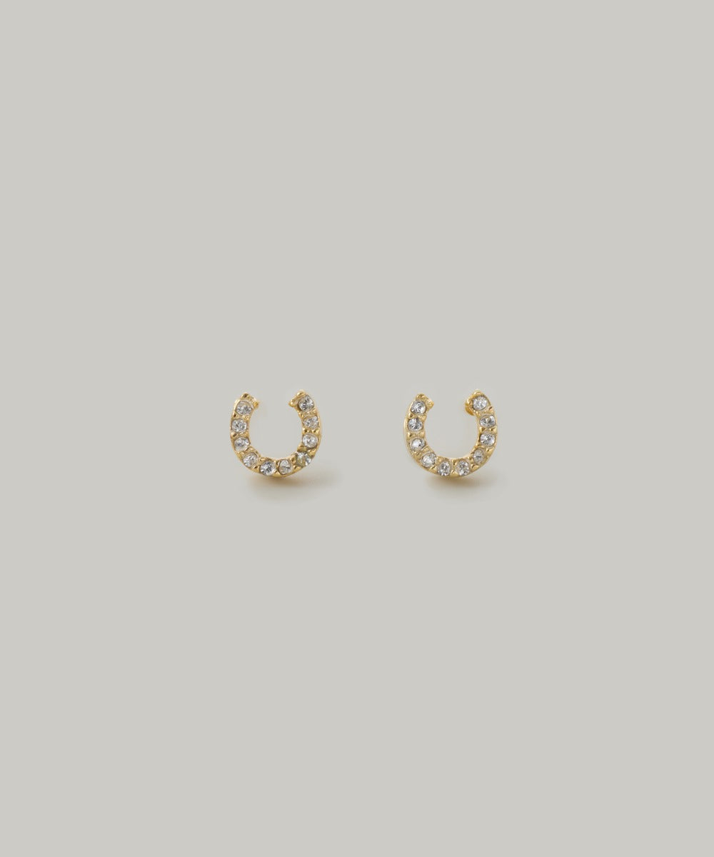 ホースシュースタッドピアス